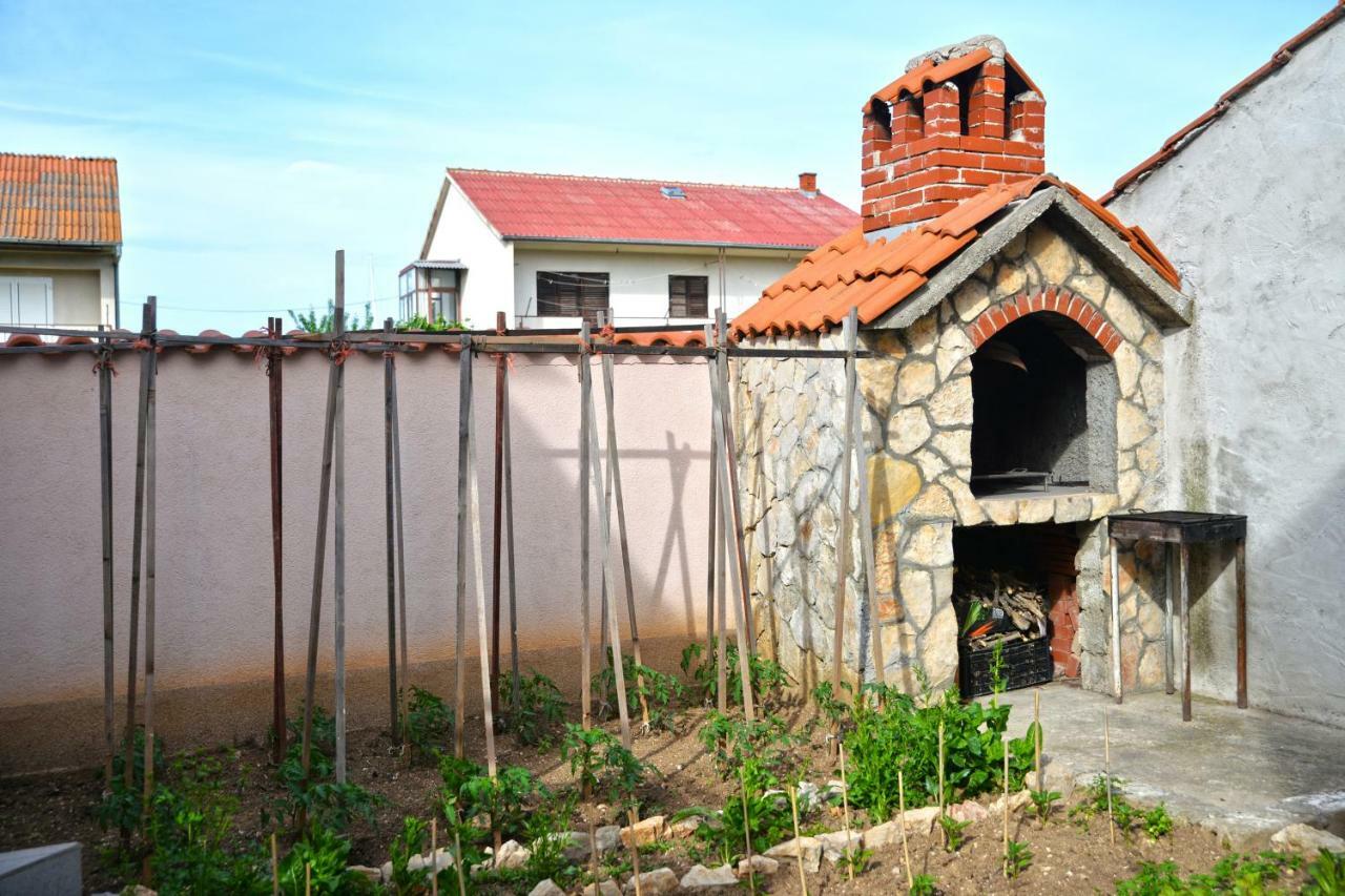 Apartmani Sime Betina  Bagian luar foto
